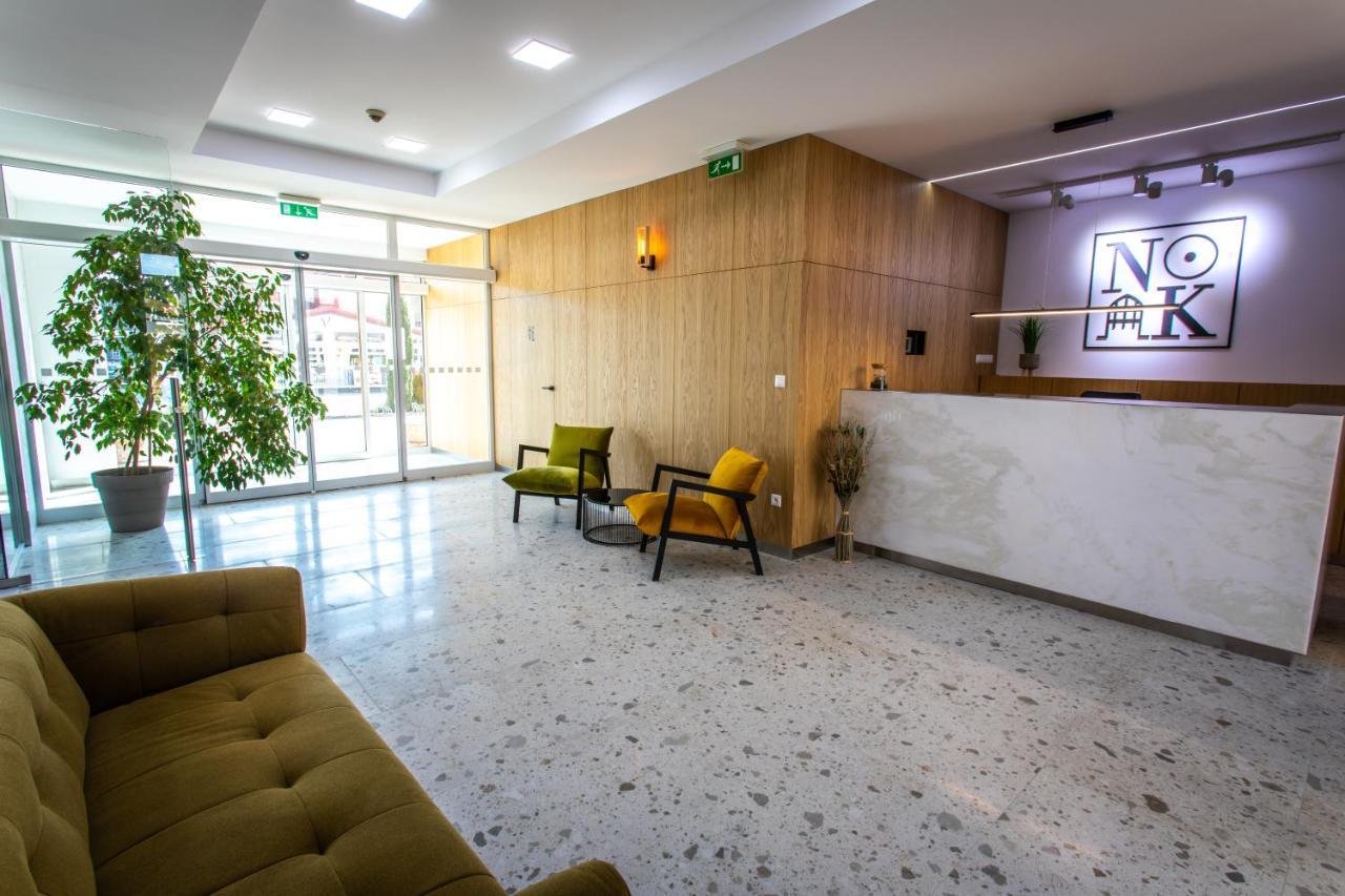 Hotel Novy Kastiel - Self Check-In Топольчани Экстерьер фото