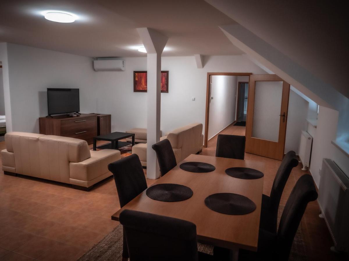 Hotel Novy Kastiel - Self Check-In Топольчани Экстерьер фото